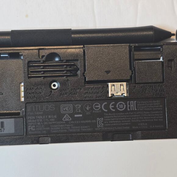 Wacom Intuos Draw CTL-490 Pen Tablet Digital Art Drawing Painting Black White - Picture 7 of 9